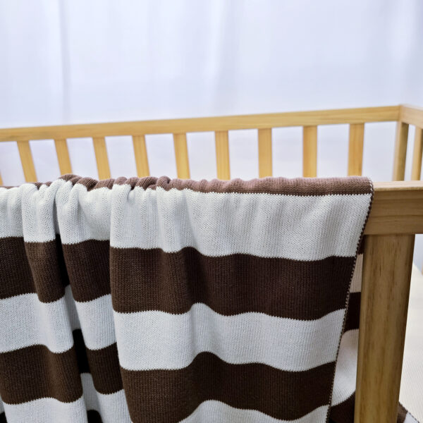 The Chunky Stripe Blanket The Chunky Stripe Blanket